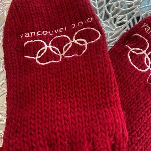 Vancouver 2010 Red Knit Mittens